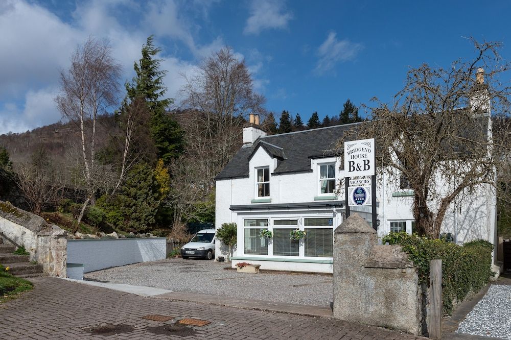 undefined Bridgend House B & B 4
