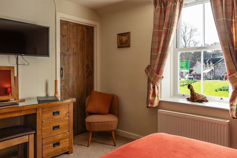 Bridgend House B & B Double Room (1st Floor) 9