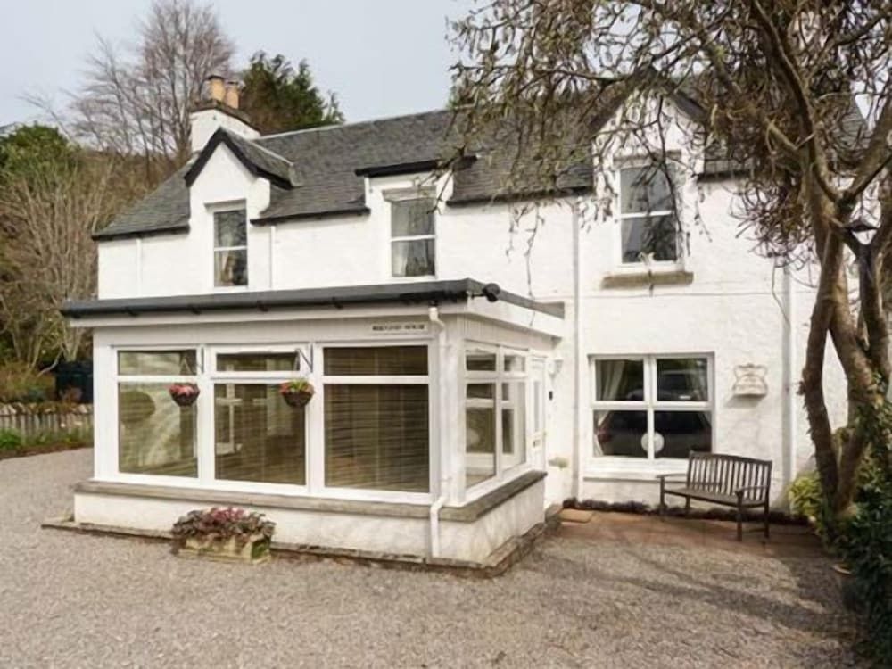 undefined Bridgend House B & B 4