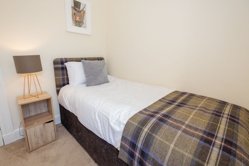 undefined Inverness 9