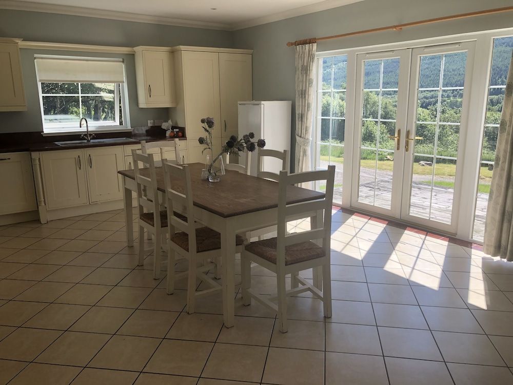 The Highlander B&B Deluxe Twin Room 7