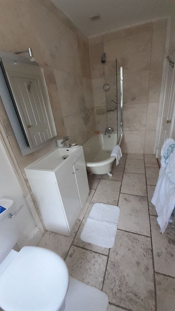 Trafford Bank Guest House Classic Double or Twin Room 3