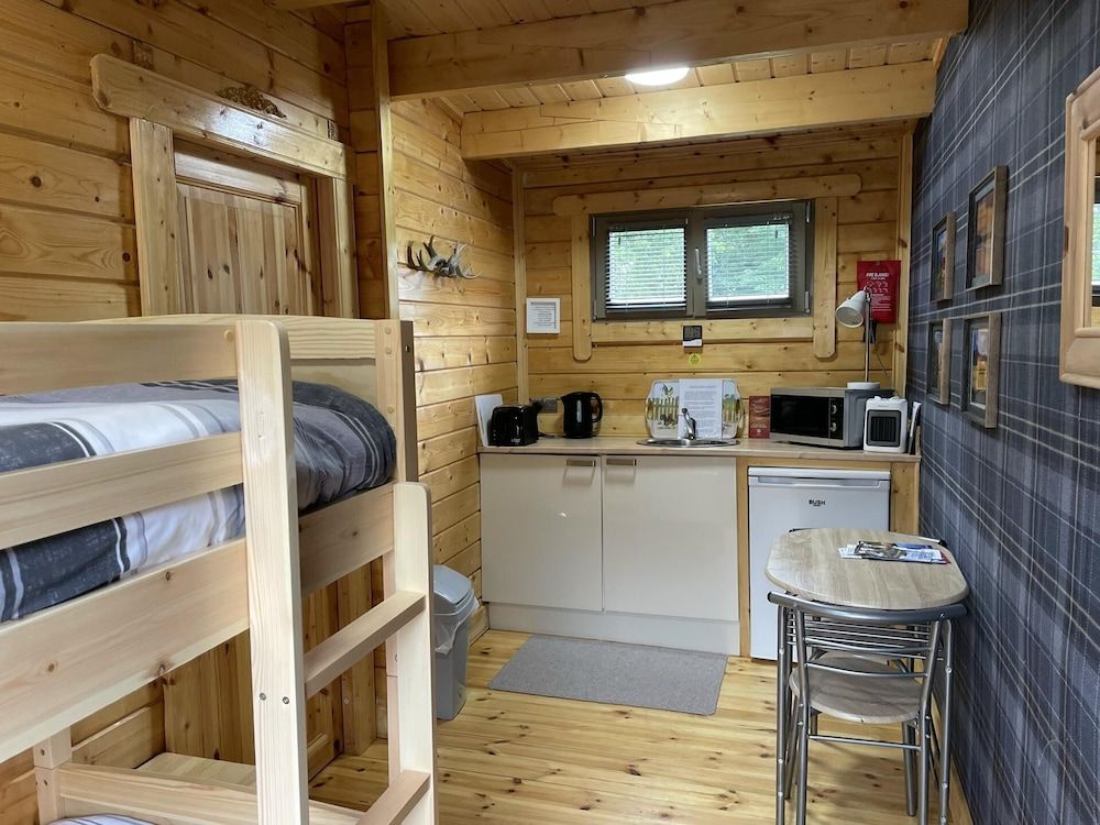 undefined Immaculate Cabin 5 Mins to Inverness Dogs Welcome 6
