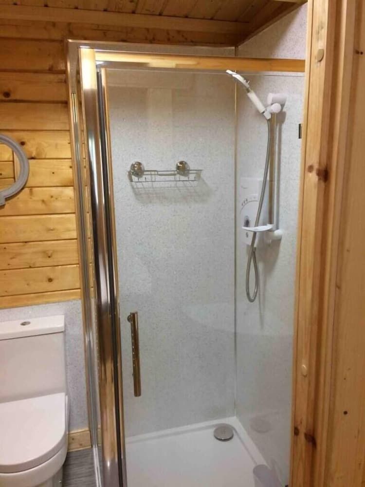 undefined Immaculate Cabin 5 Mins to Inverness Dogs Welcome 4