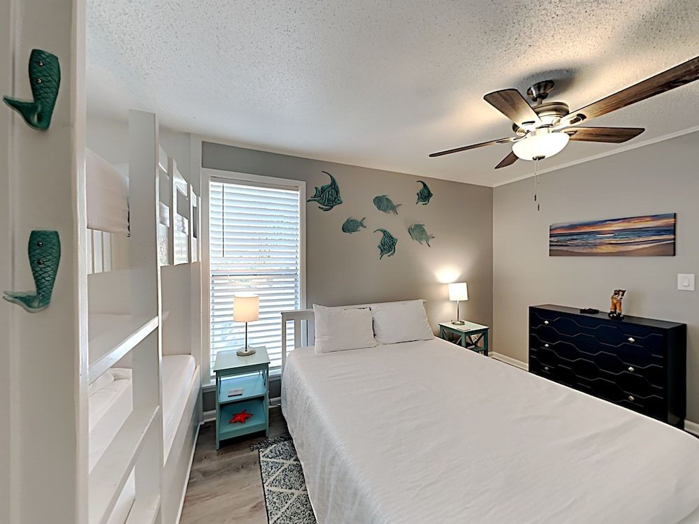 Condo, Multiple Beds, Balcony, Pool View (#2015 - No Pets Allowed)