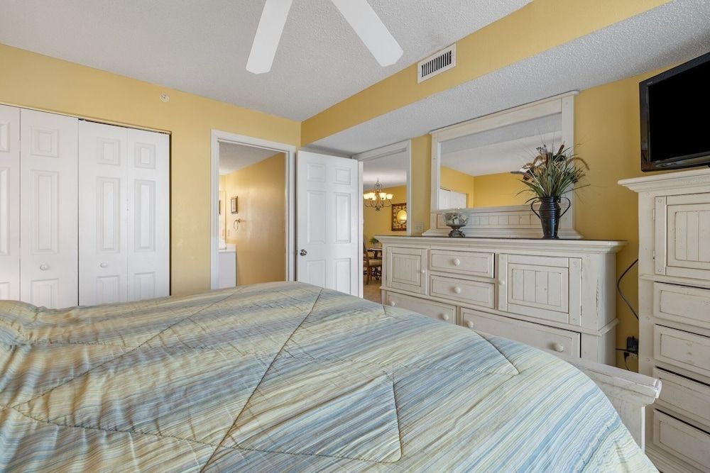 Condo, 2 Bedrooms