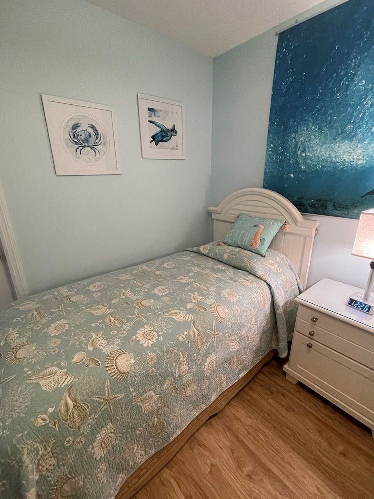 Condo, 2 Bedrooms