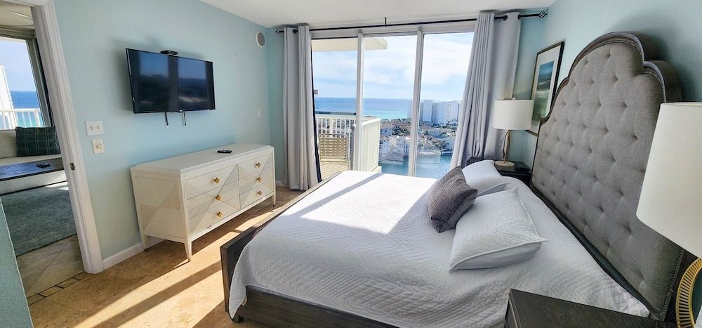 Condo, 3 Bedrooms