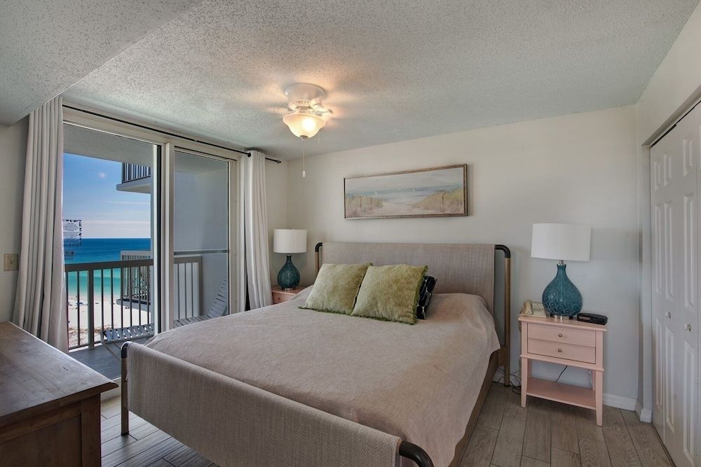 Condo, 2 Bedrooms