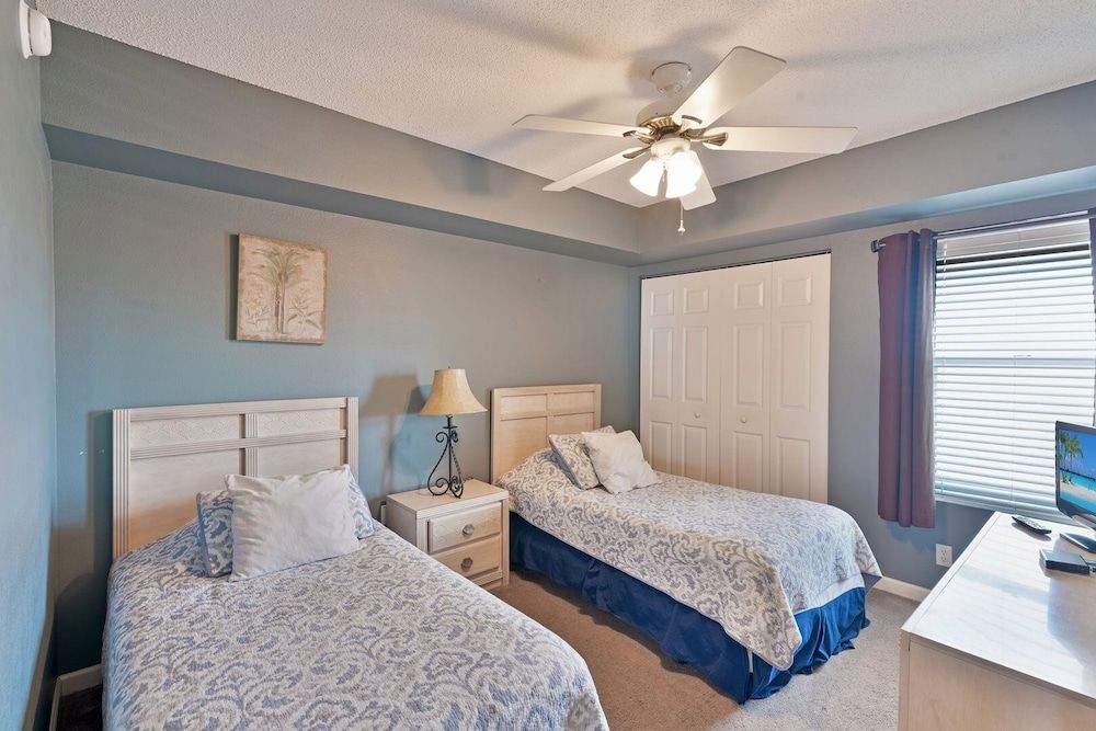 Condo, 2 Bedrooms