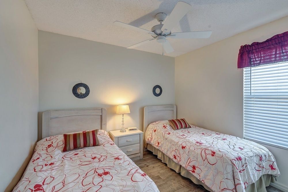 Condo, 2 Bedrooms