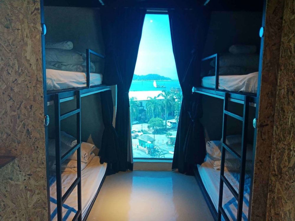 Homy Seafront Hostel