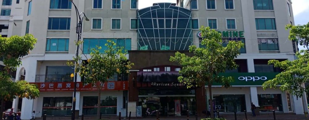Homy Seafront Hostel