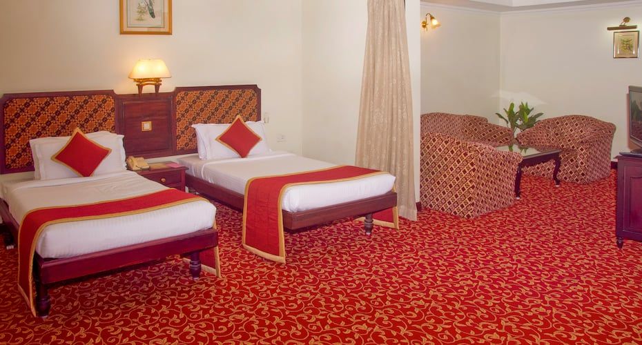 The Windsor Castle Standard Twin Room 6