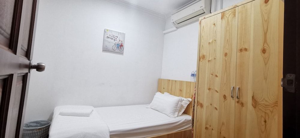 Single Room, Shared Bathroom
