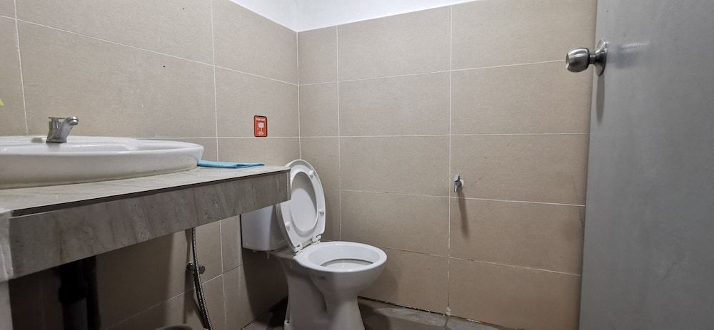Single Room, Shared Bathroom