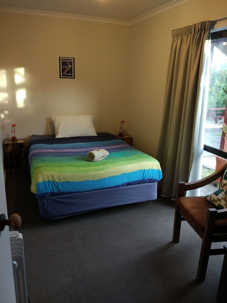 Tasman Bay Backpackers Single Room 3