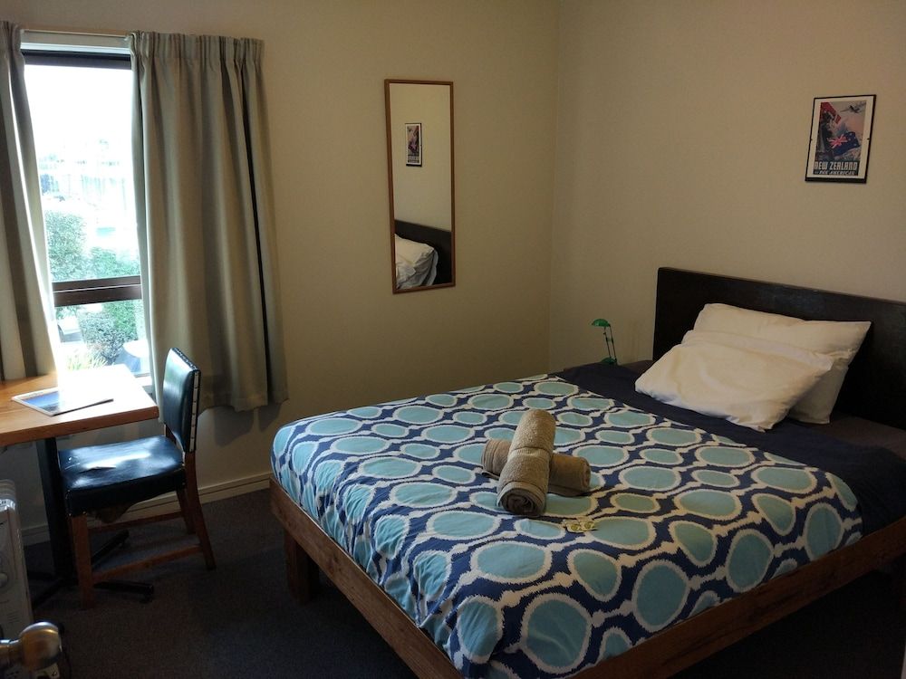 Tasman Bay Backpackers Single Room 2
