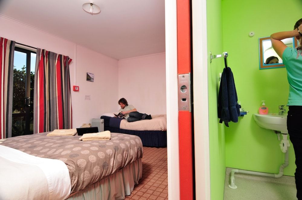 Queen Ensuite Room