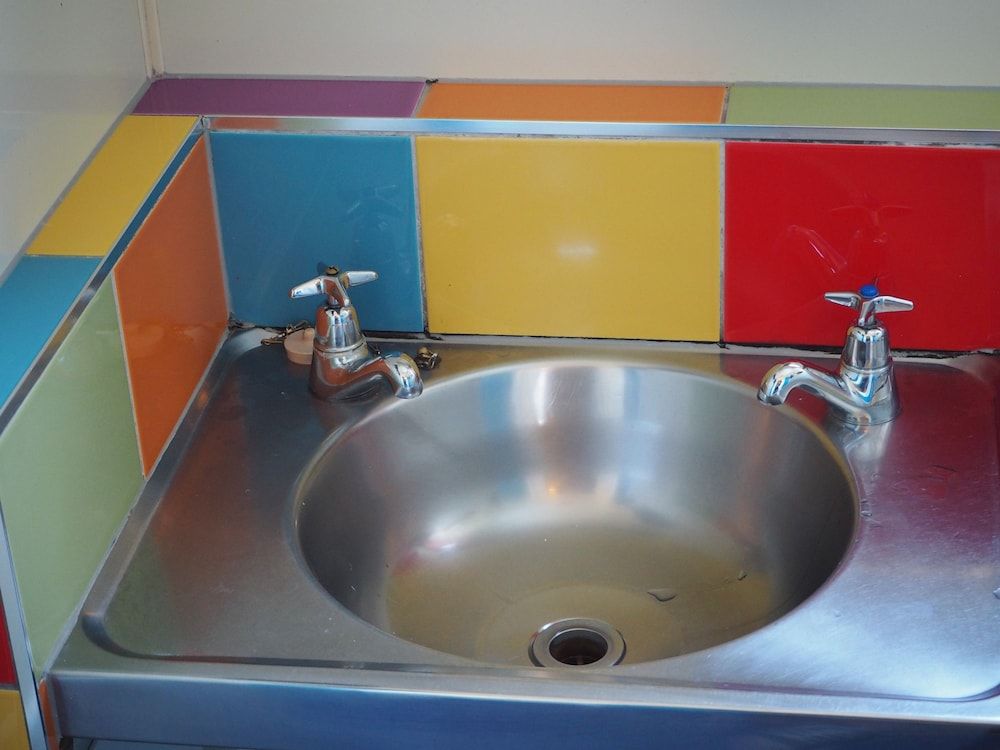 Bathroom sink