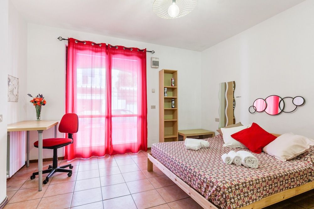 undefined Airport & Station Flat - Private Parking 7