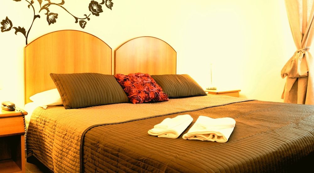 Hotel Francesco Double Room, Private Bathroom 6