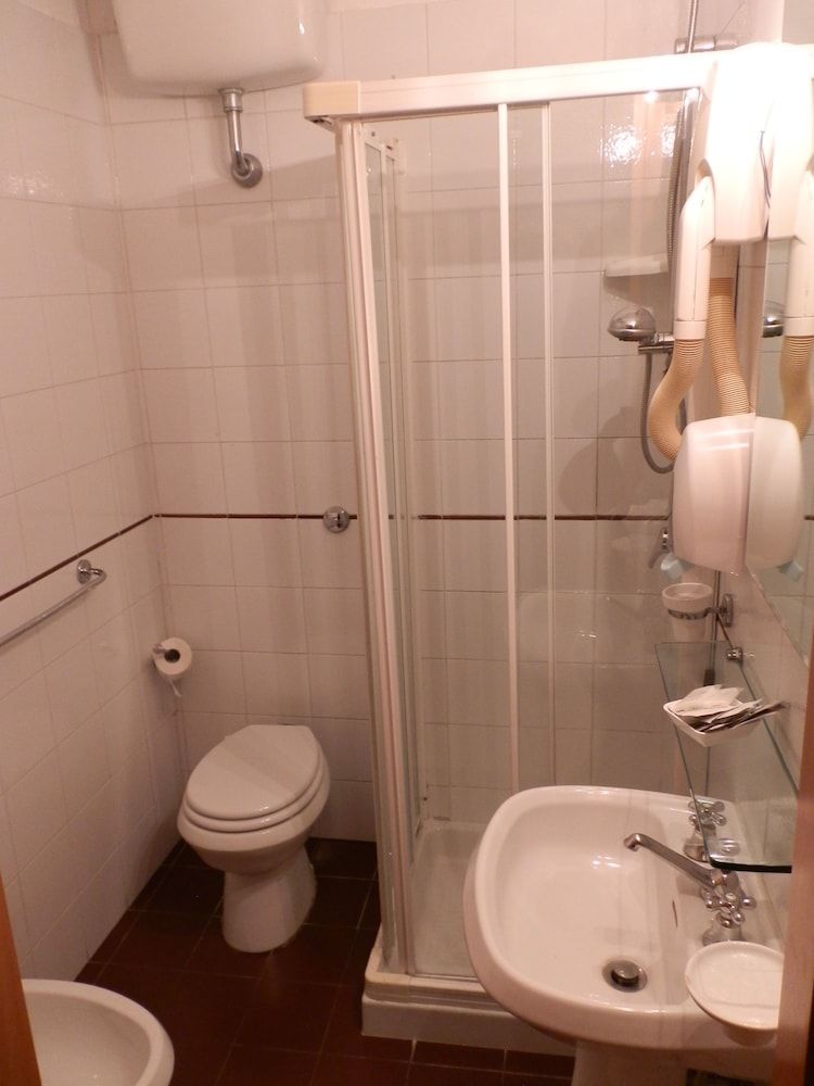 Hotel Francesco Double Room, Private Bathroom 12