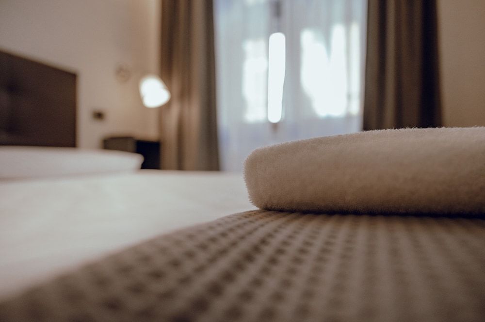 Hotel Francesco Double Room, Private Bathroom 17