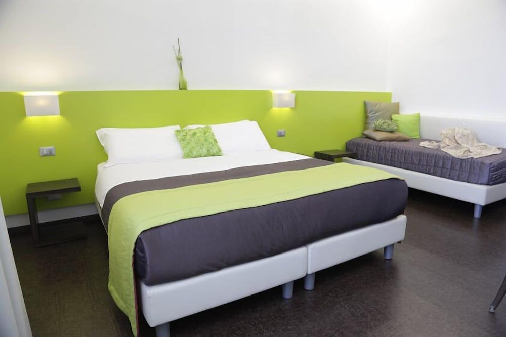 Live09 B&B Design Triple Room 3