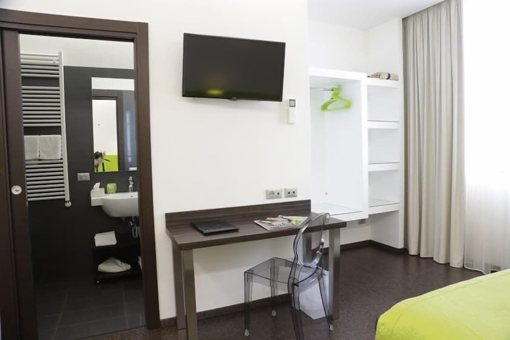 Live09 B&B Design Triple Room 4