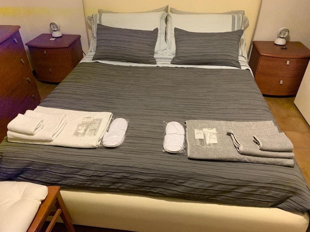 Pampero & Catona House B&B Family Room, Non Smoking, Private Bathroom (External) 6