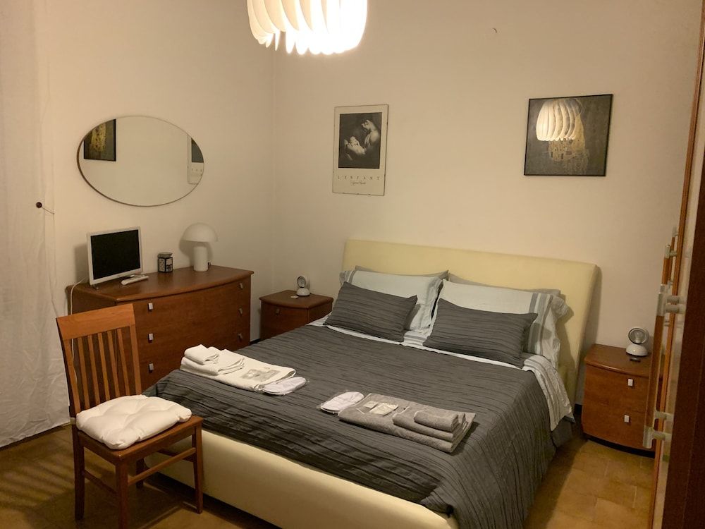 Pampero & Catona House B&B Family Room, Non Smoking, Private Bathroom (External) 3