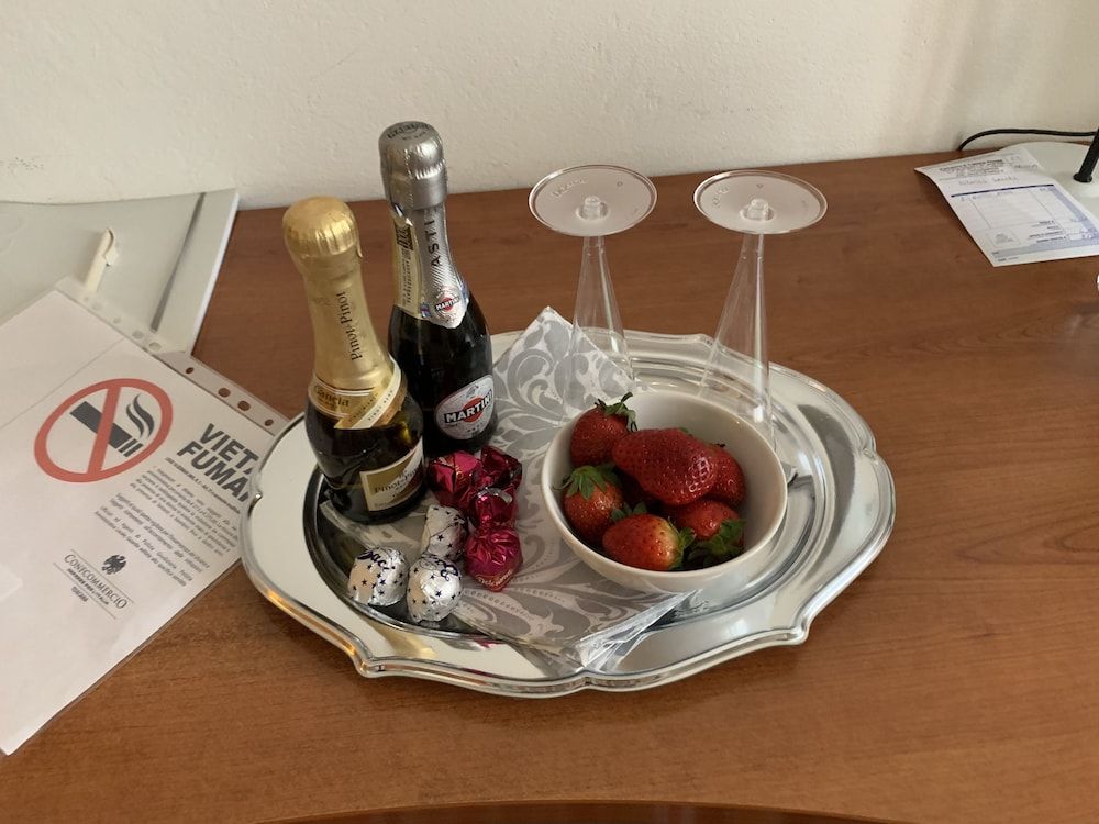 Pampero & Catona House B&B Family Room, Non Smoking, Private Bathroom (External) 2