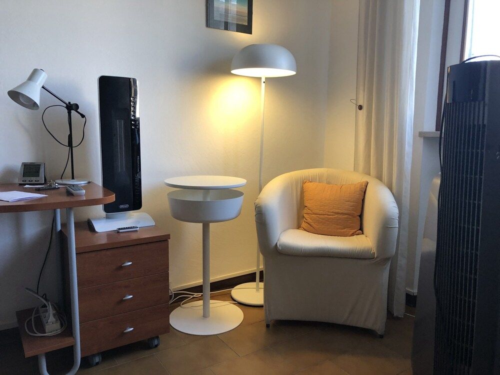 Pampero & Catona House B&B Family Room, Non Smoking, Private Bathroom (External) 27