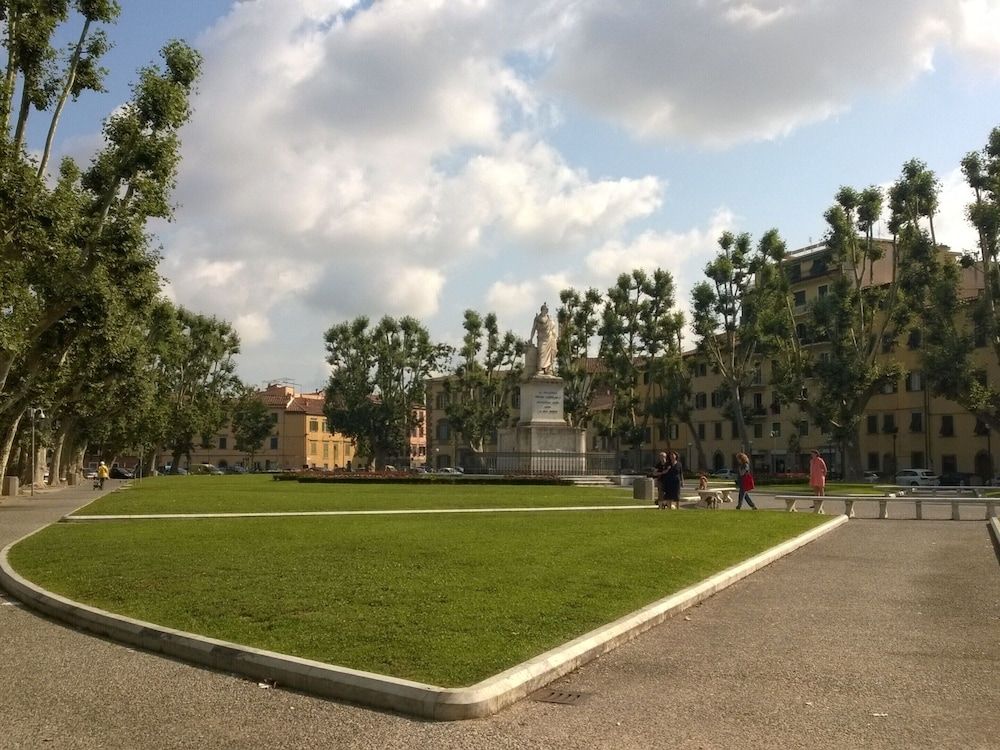 undefined Pisa Stay Close to Leaning Tower 3