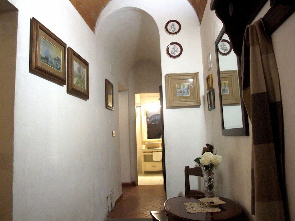 undefined Pisa Stay Close to Leaning Tower 9