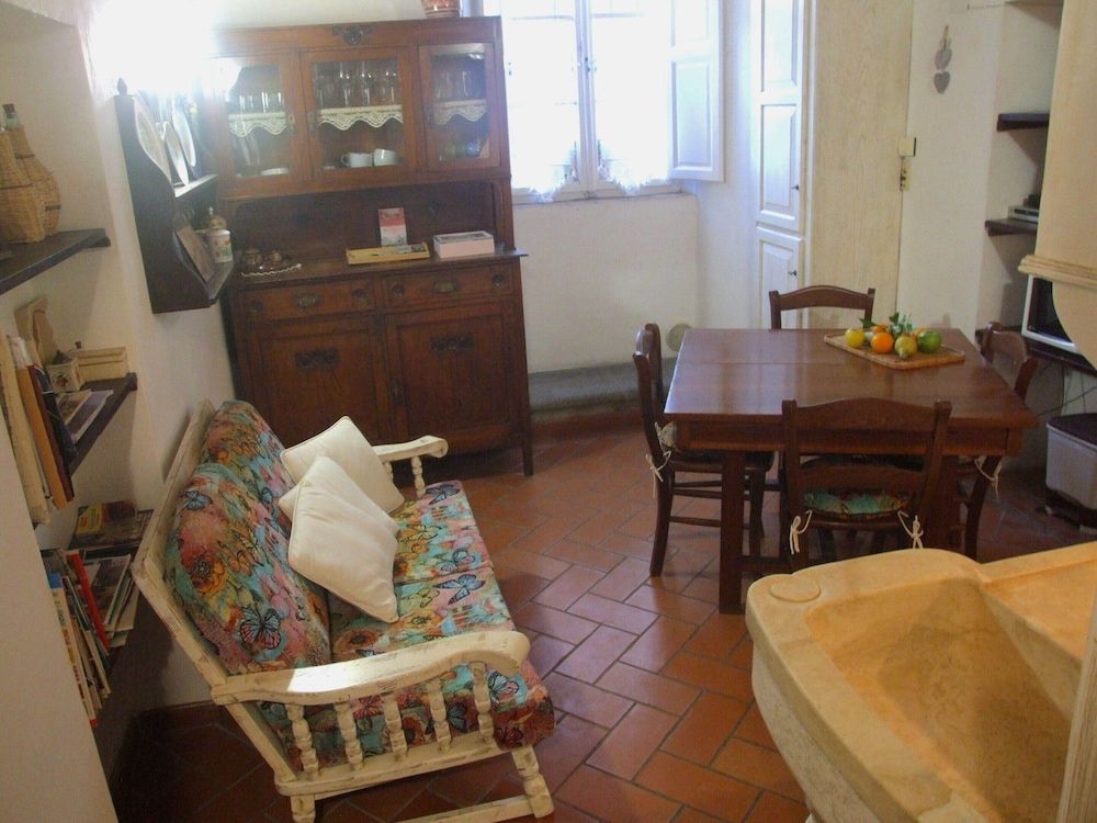 undefined Pisa Stay Close to Leaning Tower 10