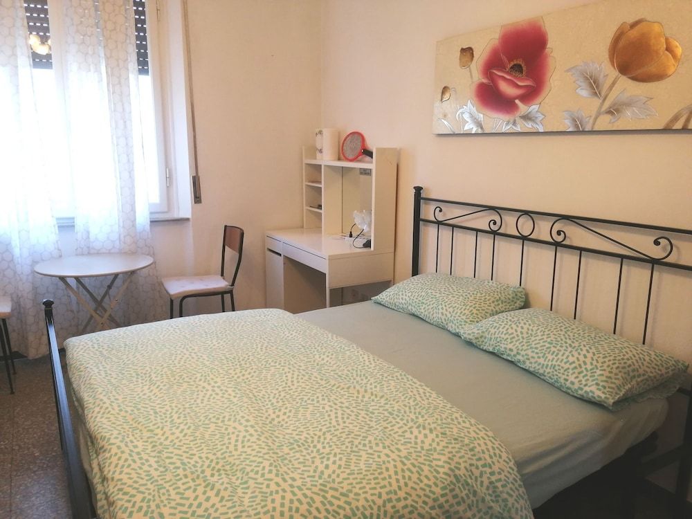 Pisa Station Home Comfort Room 5