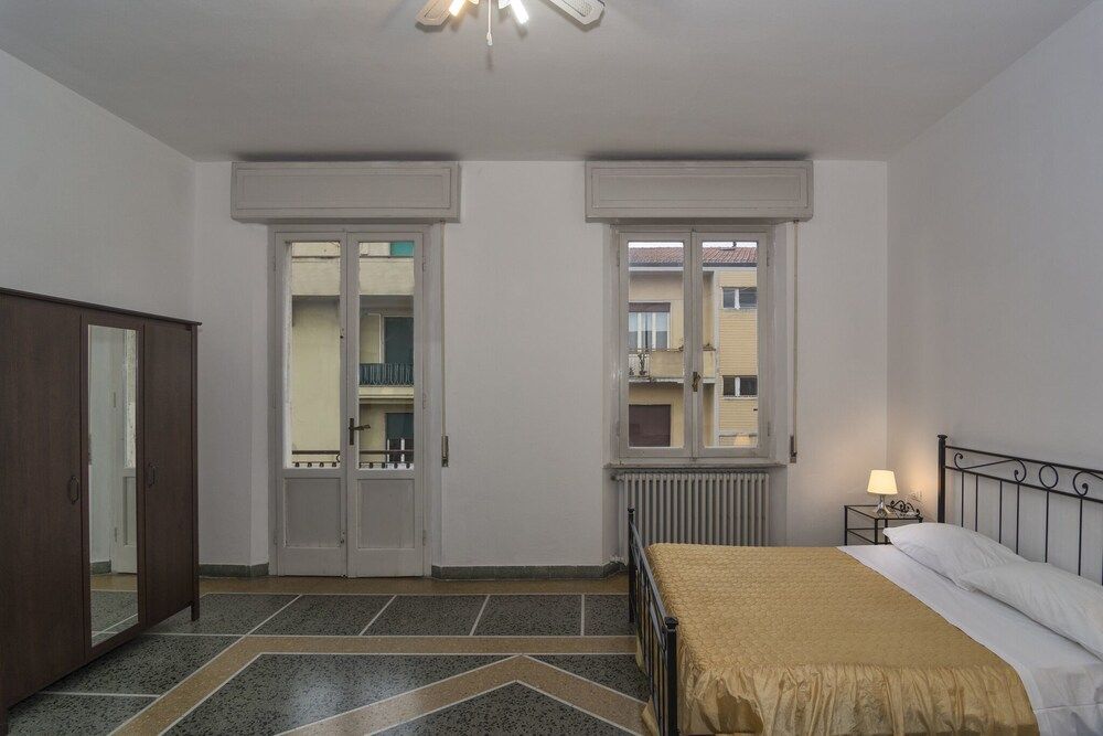 Near It All Quadruple Room, Shared Bathroom 2