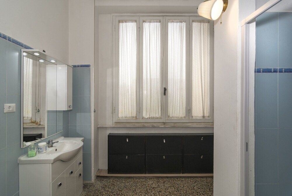 Near It All Quadruple Room, Shared Bathroom 6