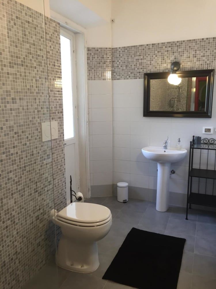 B&B Retrò Deluxe Double Room, Ensuite 2