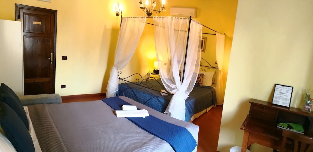 undefined B&B Window To The Tower 7