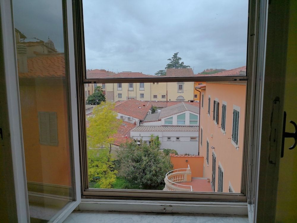 undefined B&B Window To The Tower 9