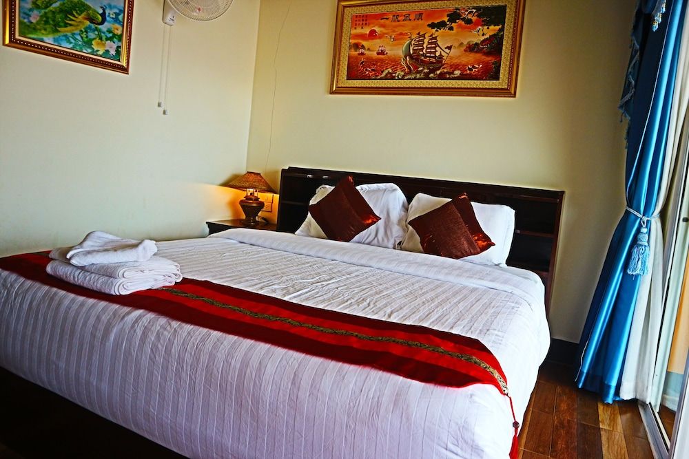 Deluxe Room (2 People)
