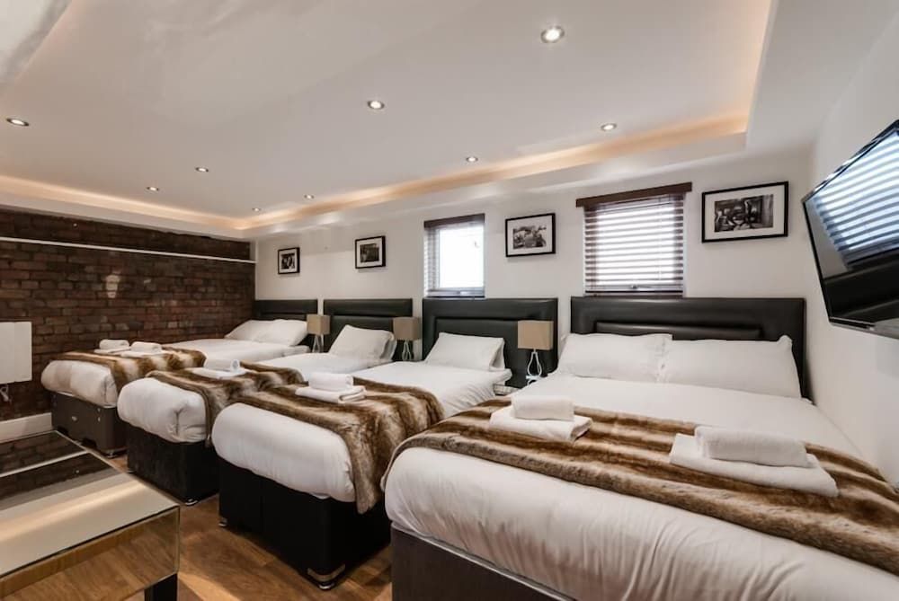 The Picture House Apartments Superior Duplex Apartment 2