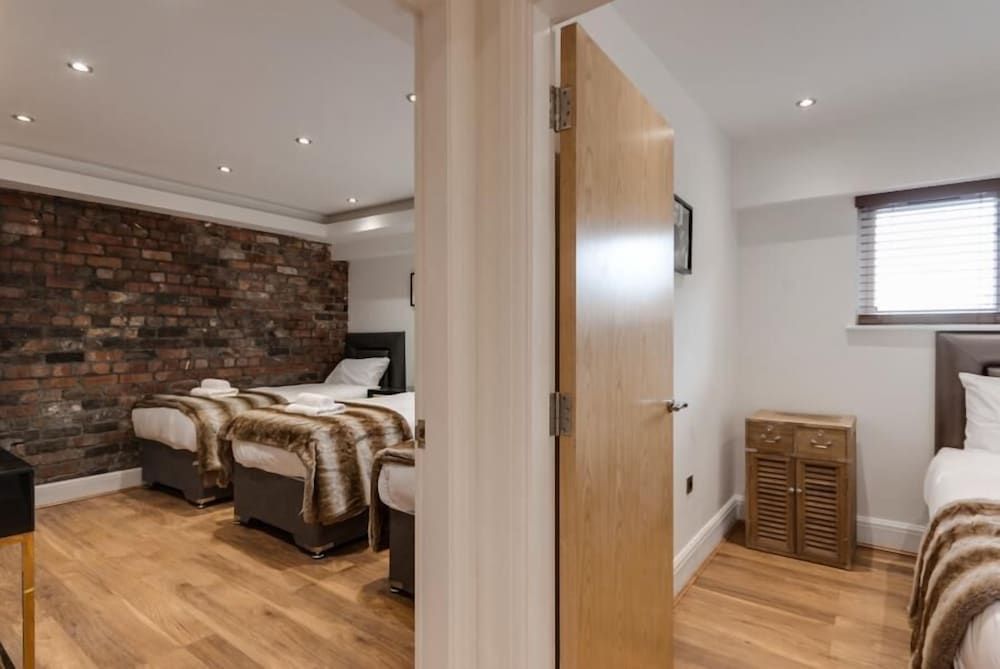 The Picture House Apartments Superior Duplex Apartment 5