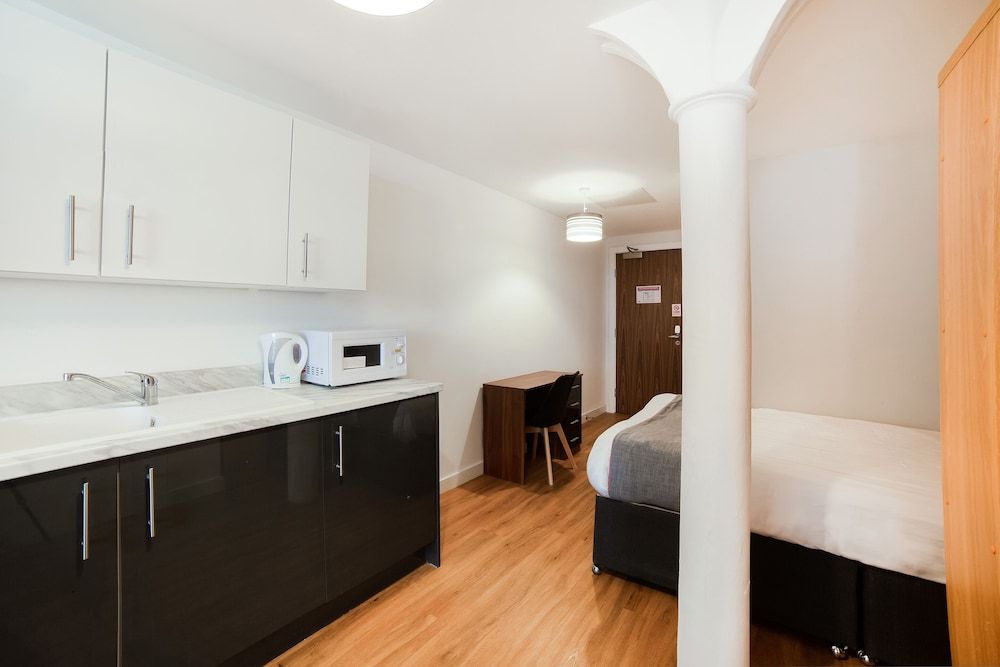 OYO Vincent Apartments Superior Suite, Multiple Beds (Triple) 3