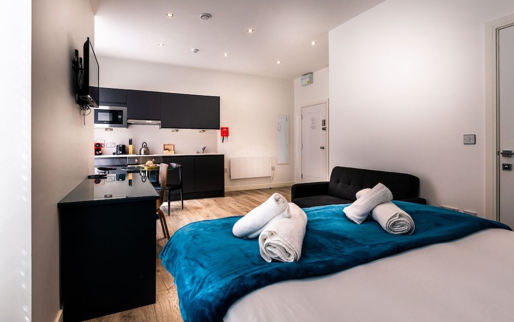 undefined CityStop Apartments Newington 9