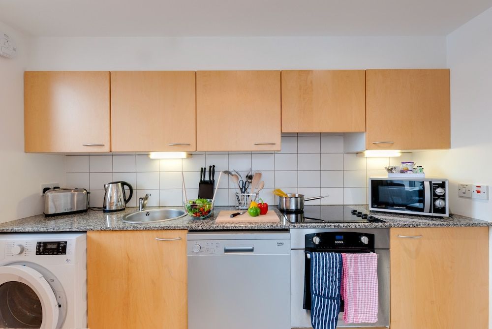 undefined Base Serviced Apartments - The Docks 8