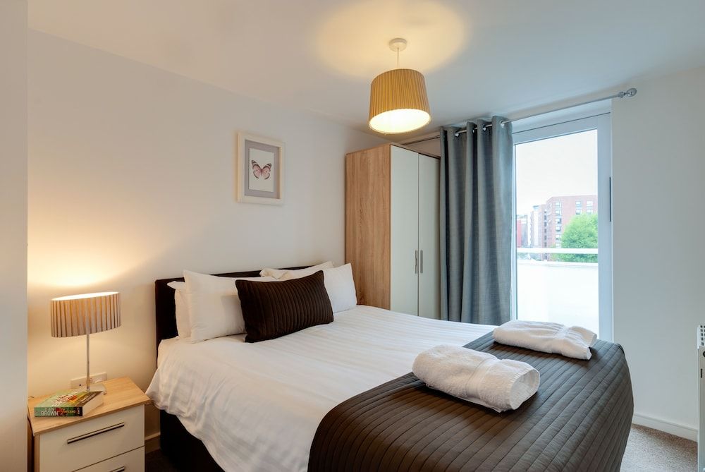undefined Base Serviced Apartments - The Docks